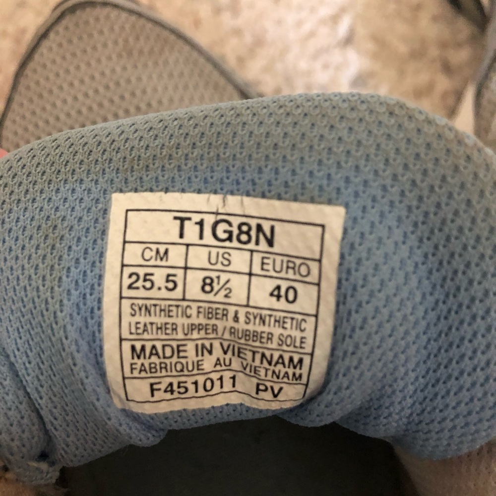 ASICS shoes - Picture 2 of 5